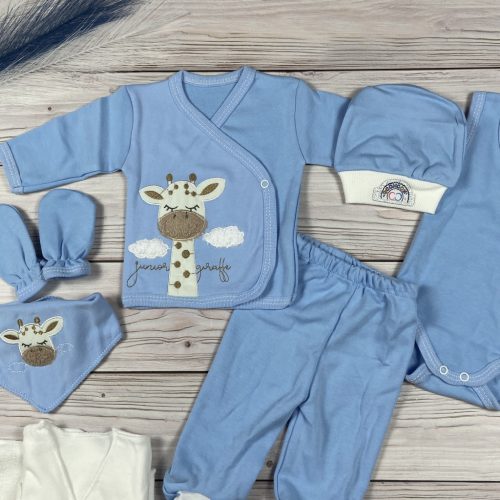 8 részes,  zsiráfos mintájú kék színű hazahozós kisfiú baby szett