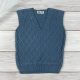 Kék színű kötött kisfiú mellény