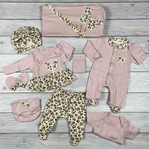 9 részes, szívecskés és pillangós mintájú kislány baby hazahozós szett, babapléddel