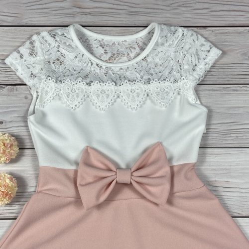 Masnival díszített csipkés púder-fehér kislány ruha