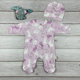   Rózsaszín, nyuszis mintájú pamut kislány rugdalózó, sapkával